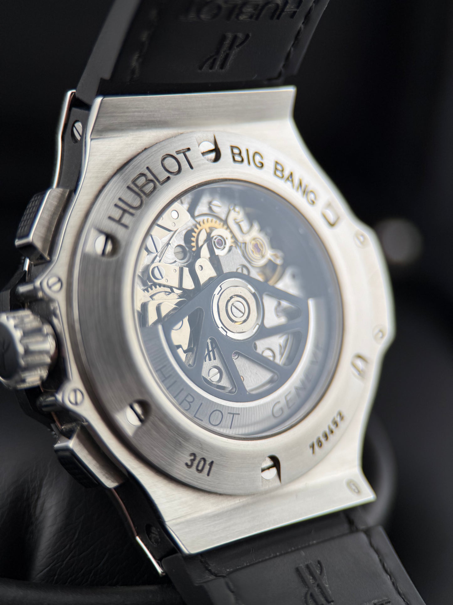 HUBLOT - Big Bang 44mm Carbon Fiber Dial 301.SB.131.RX(Travel Case & Alligator Band)