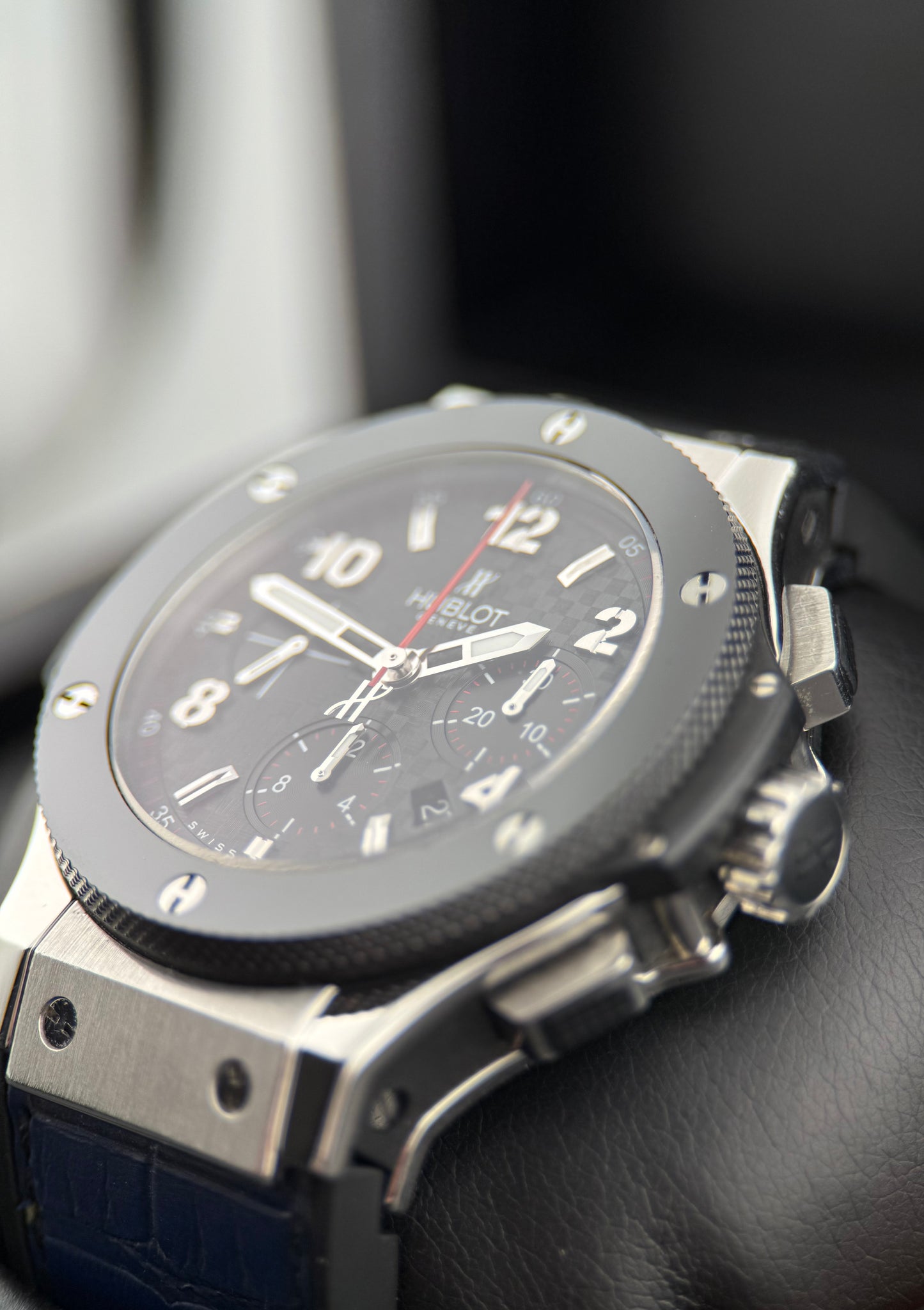 HUBLOT - Big Bang 44mm Carbon Fiber Dial 301.SB.131.RX(Travel Case & Alligator Band)